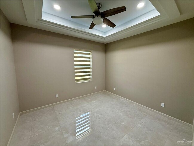 Building Photo - 17 West Dr