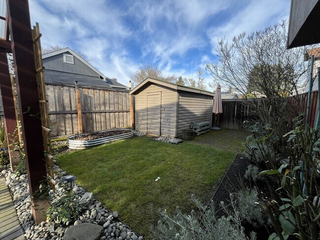 Building Photo - Light-Filled Three Bedroom Home with Private Bonus Space and Outdoor Living