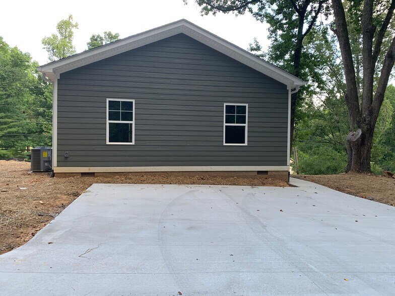 Building Photo - 1248 Browns Ferry Rd