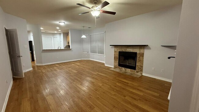 Building Photo - 400 West St