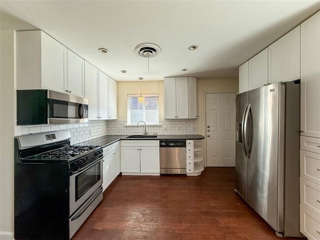 Building Photo - 2309 Alta Vista Ave