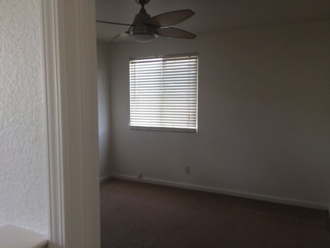 Building Photo - 4 Bedroom in North West Reno