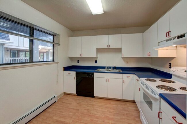 Building Photo - 1631 19th St