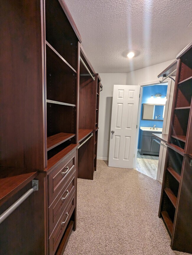 Building Photo - 9768 Parker Lake Cir