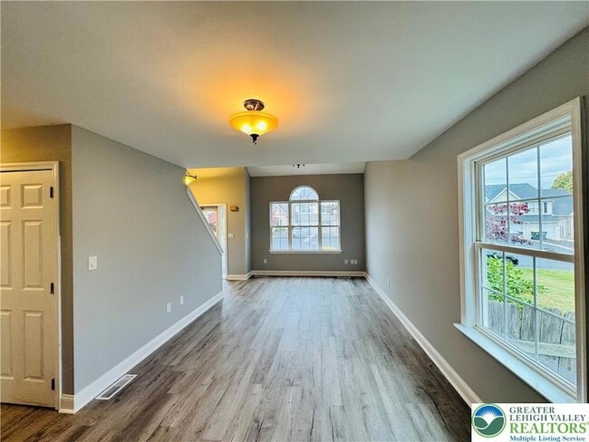 Building Photo - 2274 Briarwood Dr