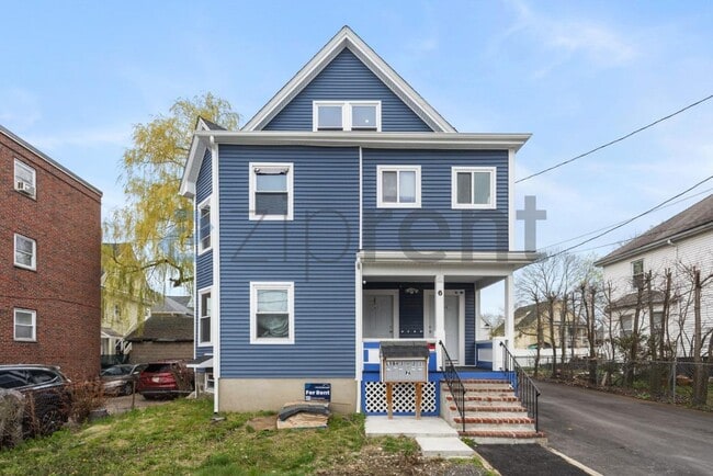 Building Photo - 6 Monponset St