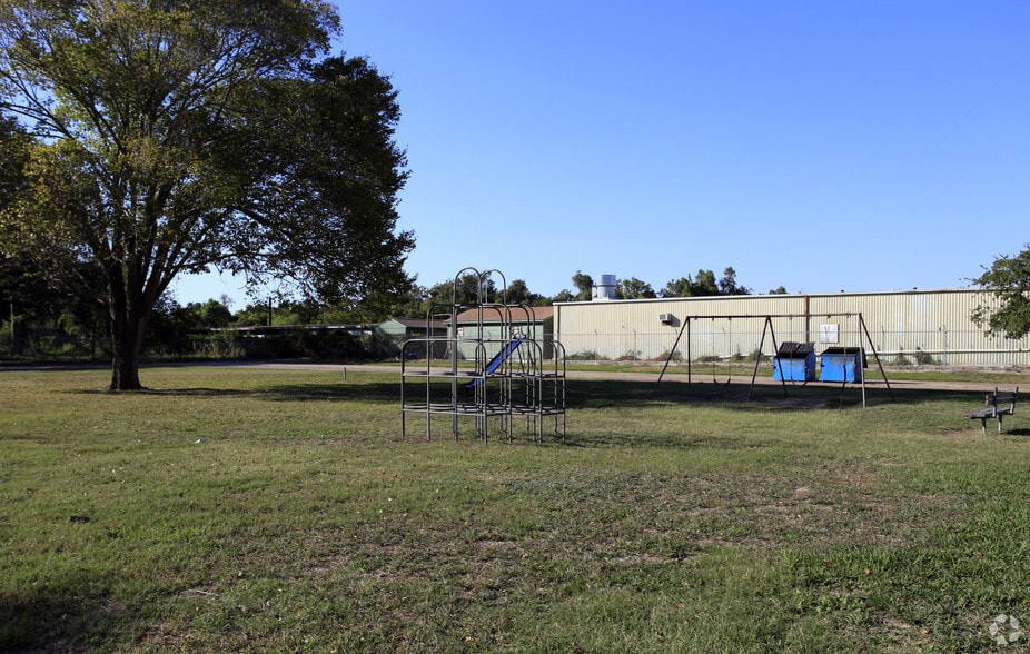 Playground - Olde Oaks Apartments