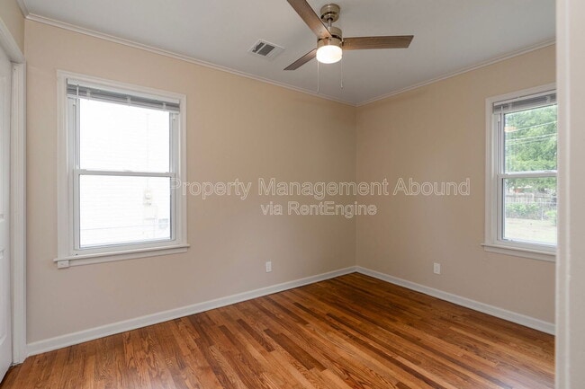 Building Photo - 314 N Birch St