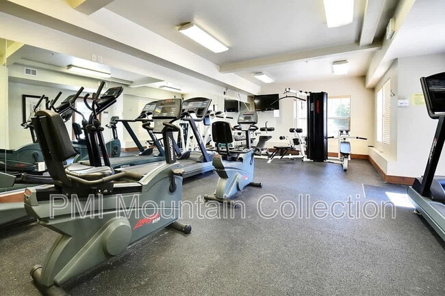 Building Photo - 1797 Fox Bay Dr