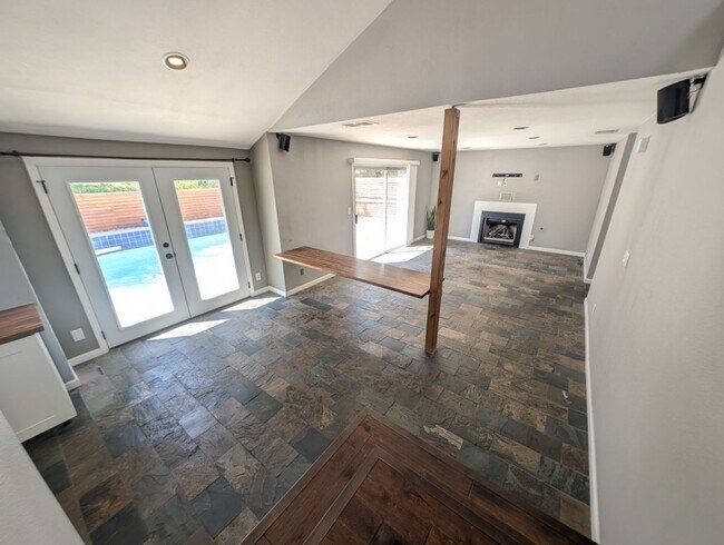 Building Photo - 9509 Lazy River Dr