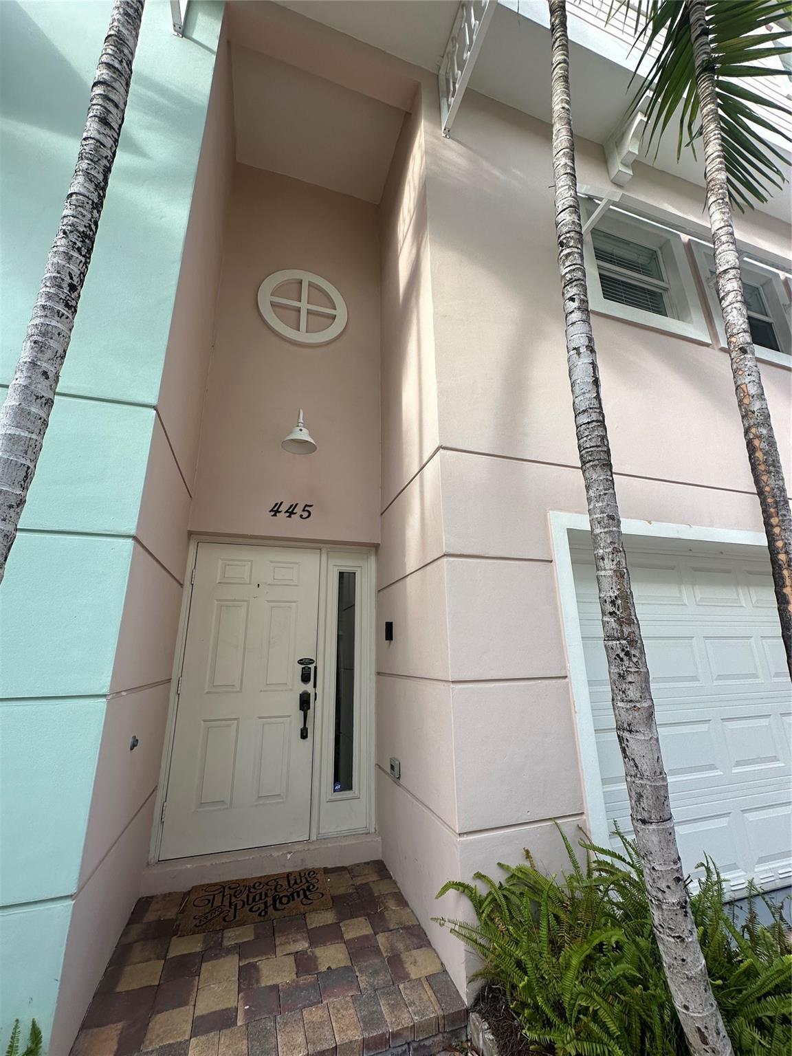 Building Photo - 445 NE 1st St