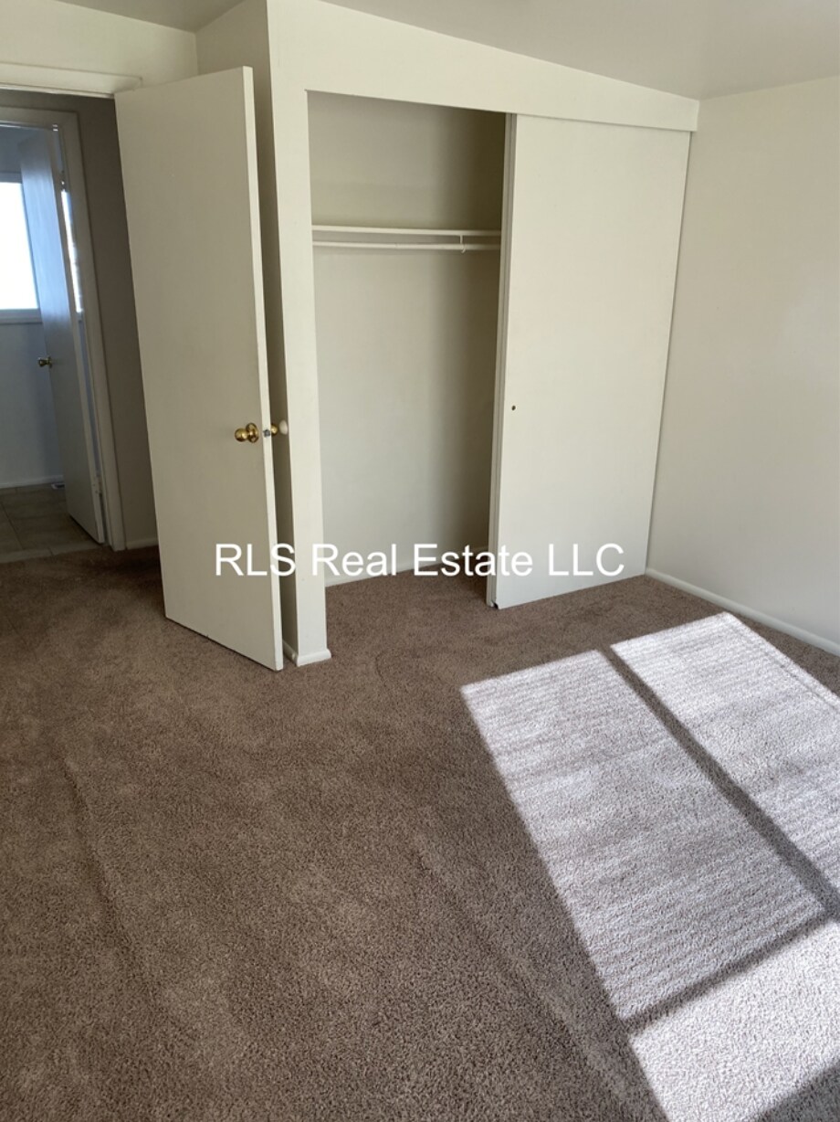 Building Photo - 8705 S Altair Drive