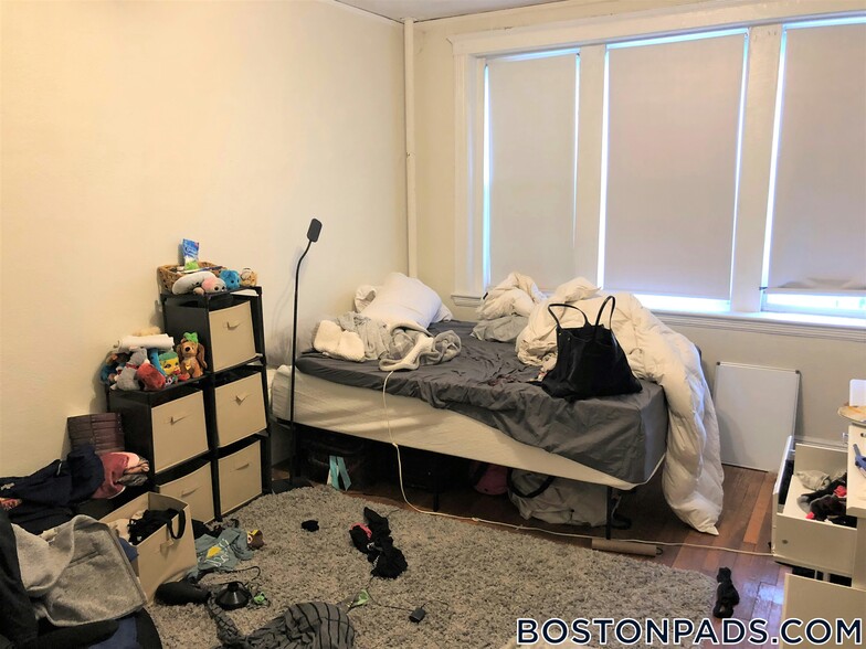 Building Photo - 1800 Commonwealth Ave