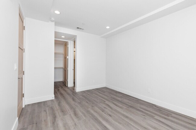 Building Photo - 4440 W 153rd St