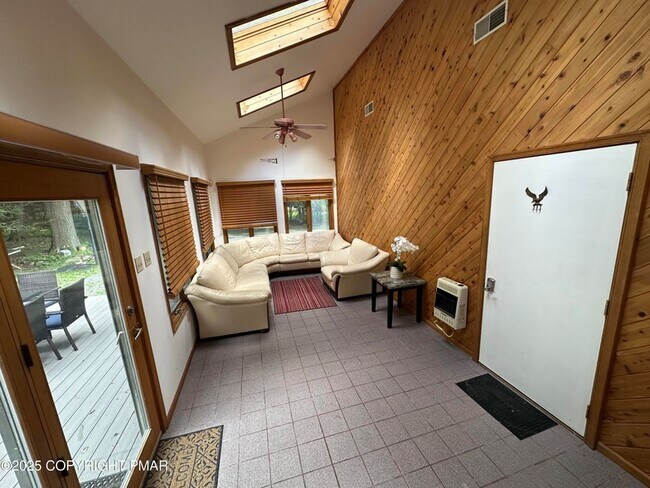 Building Photo - 113 Sir Bradford Rd