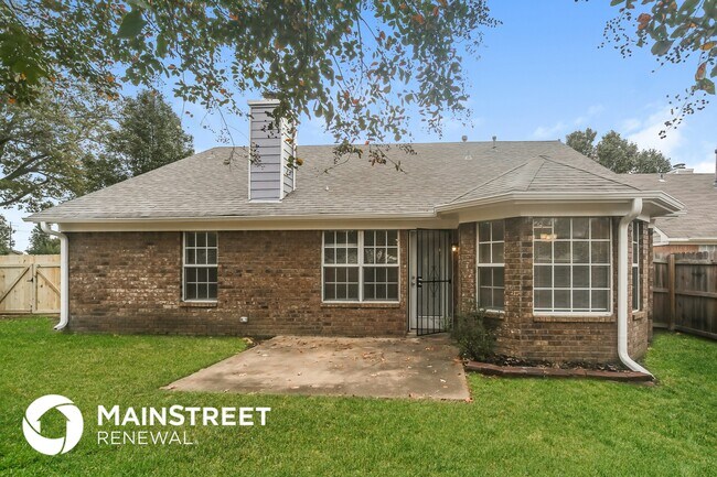 Building Photo - 3018 Caitlynn Circle S