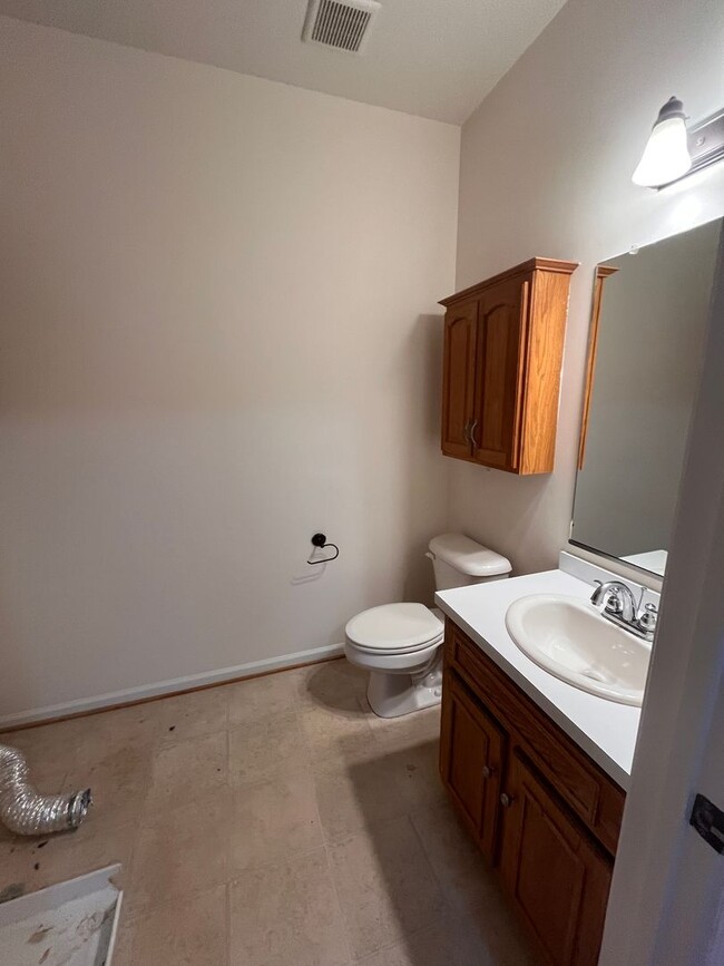 Building Photo - Beautiful townhouse in Evington! Close to ...