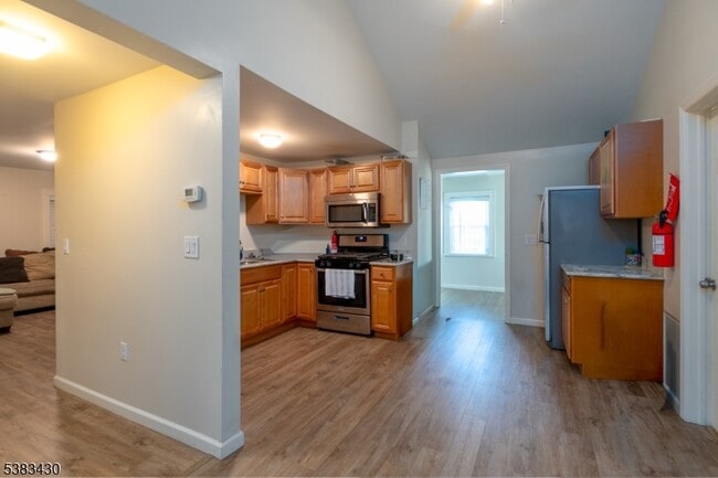 Building Photo - 214 Woodcliff Ave