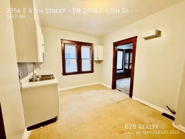 Building Photo - 2954 E 67th St