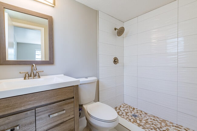 Building Photo - 2209 NE 2nd St