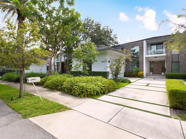 Primary Photo - 7500 SW 57th Ct