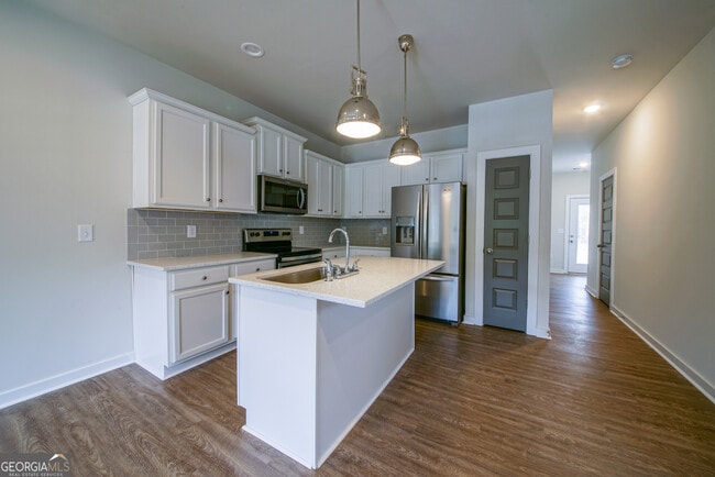 Building Photo - 305 Lorien Way