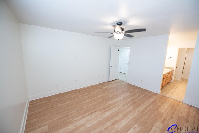 Building Photo - Beautiful & Spacious 2B2b Condo in Great N...