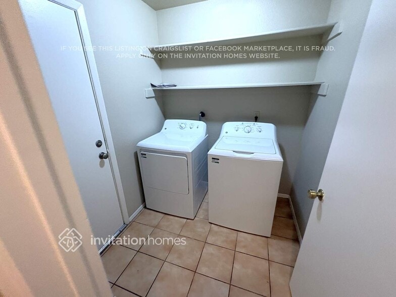 Building Photo - 7748 W Cherry Hills Dr