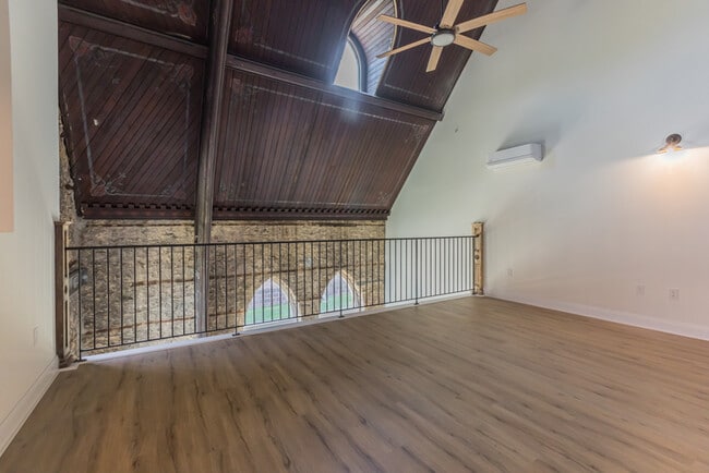 Building Photo - 141 Krams Ave