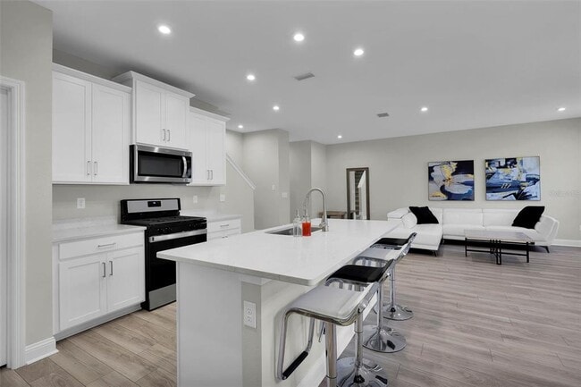 Building Photo - 13124 Holsinger Blvd