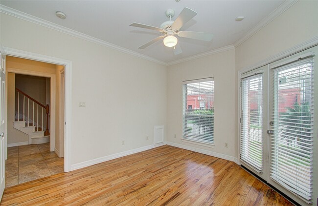 Building Photo - 501 Leverkuhn St