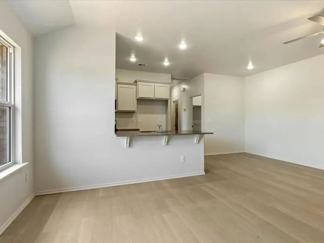 Building Photo - Move-In Ready 2-Bed Home in Lawton w/ Garage