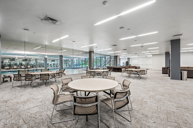 Building Photo - 7167 E Rancho Vista Dr