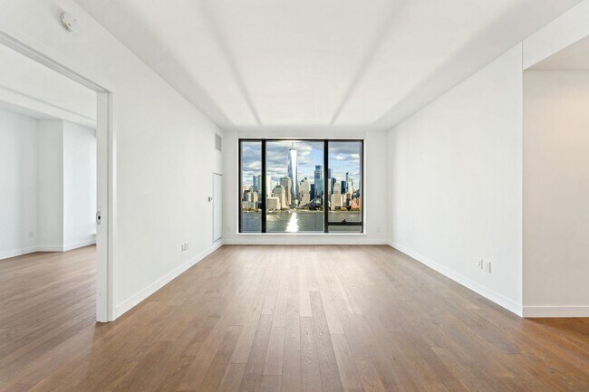 Building Photo - 99 Hudson St