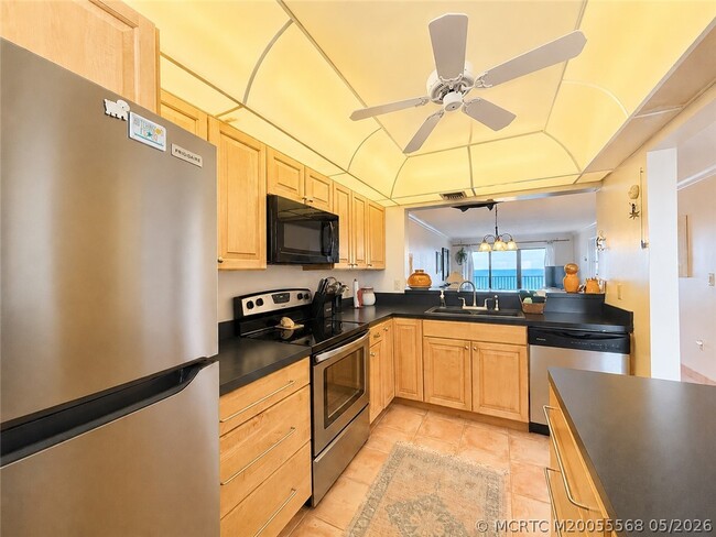 Building Photo - 7440 S Ocean Dr