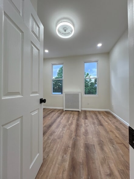 Building Photo - 5914 Palmetto St
