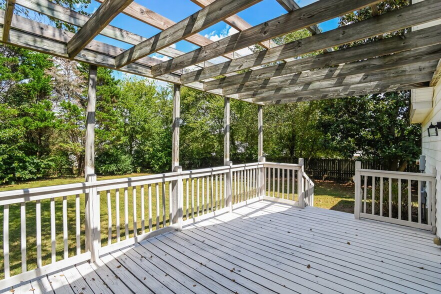 Building Photo - 910 Milkfarm Ct