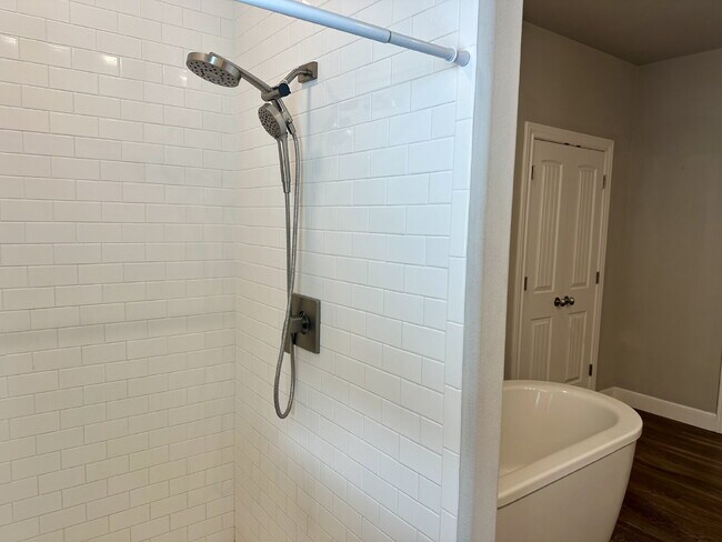 Building Photo - 3/2/2 Home in Kelsey Park – Former Parade of Homes Showcase!