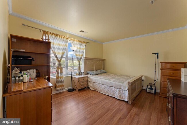 Building Photo - 8099 Lacy Dr