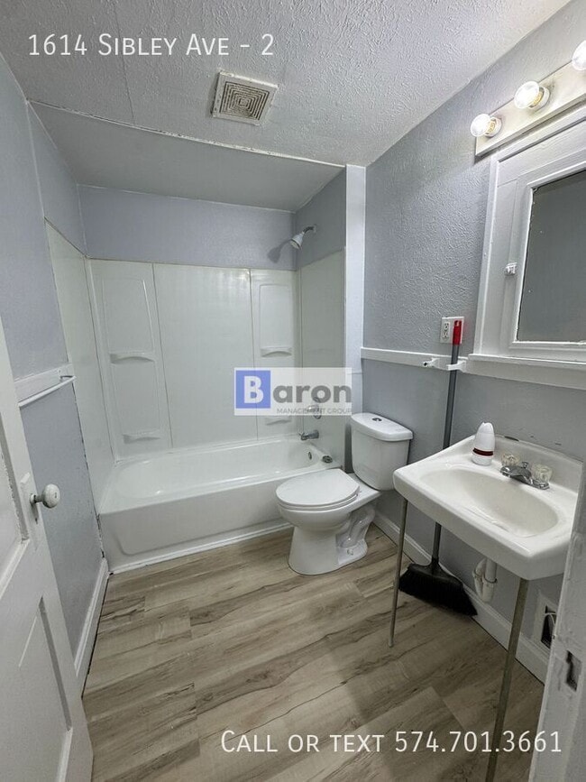 Building Photo - 1614 Sibley Ave