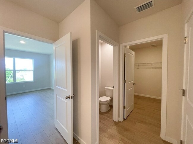 Building Photo - 1321 NE 9th St