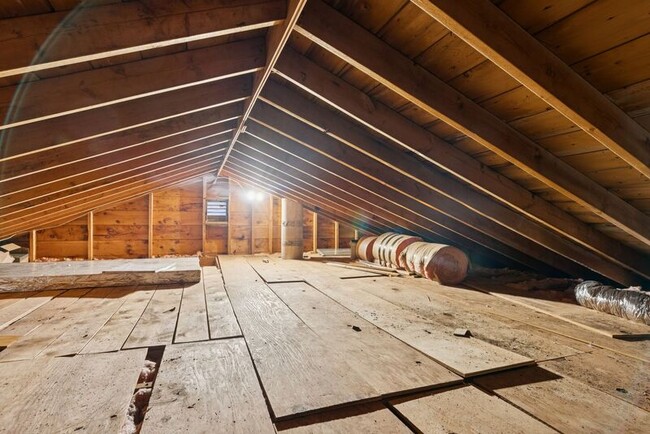 Building Photo - 1087 Littlefield Rd