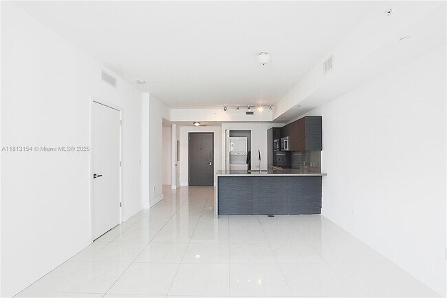 Building Photo - 1080 Brickell Ave