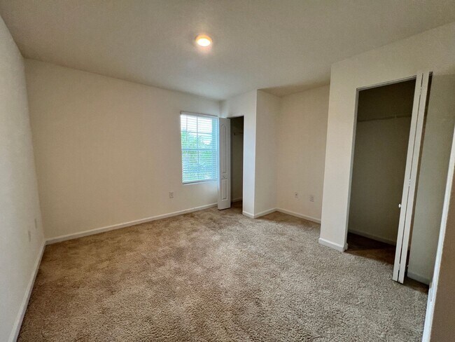 Building Photo - *COMING SOON* - 3/2.5 Townhome in Bridgewater Community