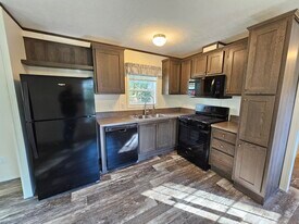 Building Photo - 17 Mapledale Acres