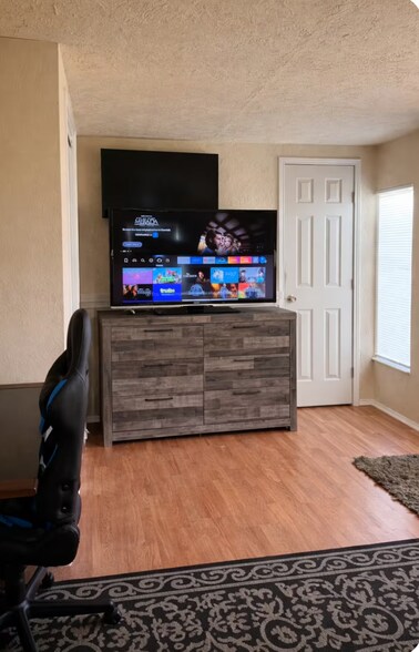 Building Photo - 3209 Silver Springs Way