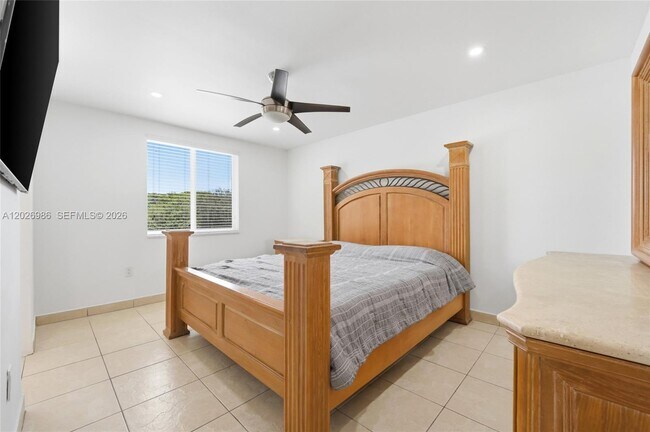 Building Photo - Northwest 192nd Terrace, Hialeah, FL 33015 - 3 BR 2.5 BA single-family home