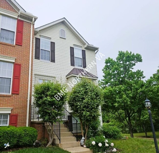 Building Photo - 7408 Gadsby Square