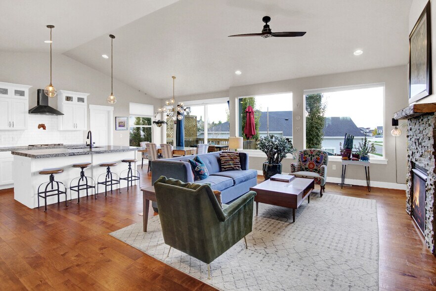 Building Photo - 4144 W Foxview Dr