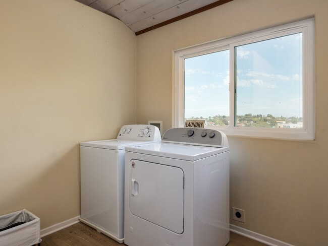 Building Photo - 416 Virginia St